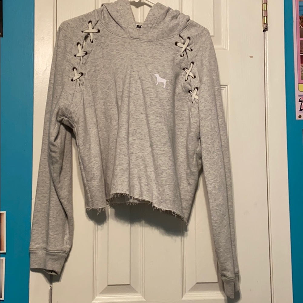 Gray cropped shirt